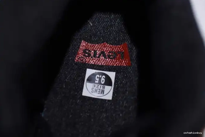 4 'black' Jordan Air x Levi's AO2571-001 0705
